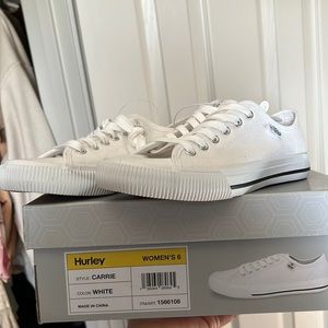 Hurley white woman’s Skippy’s